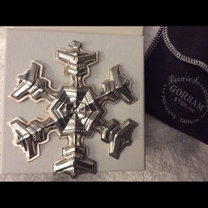 Vintage 1977 Gorham sterling silver snowflake